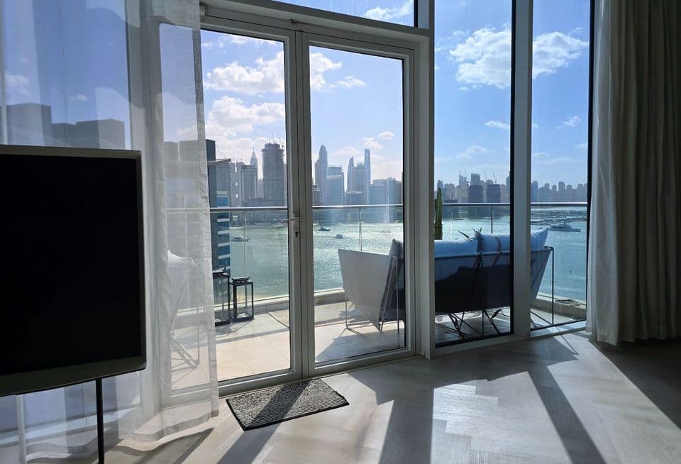 Photograph 2 of 10 of an apartment in Palm Jumeirah.