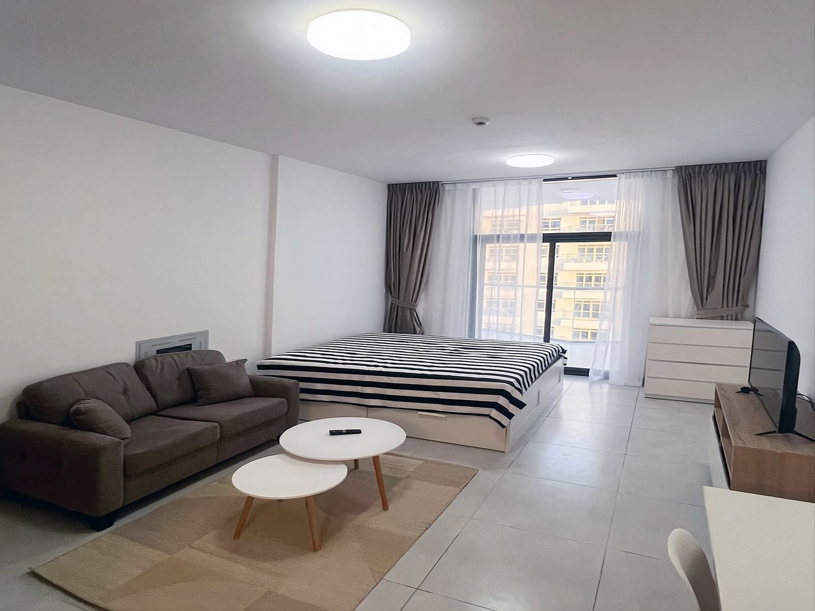 Photograph 2 of 10 of an apartment in Dubai Silicon Oasis.