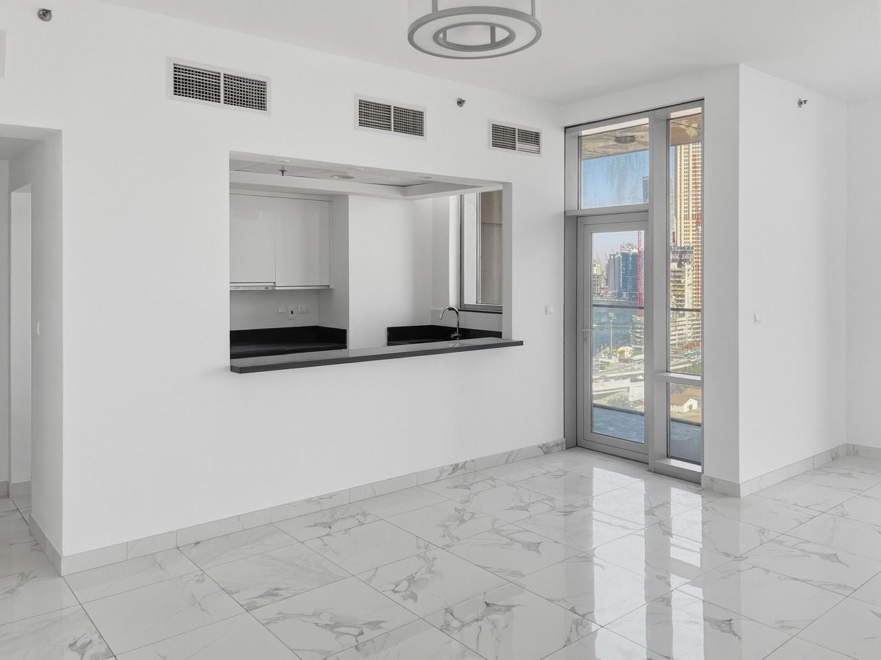Photograph 4 of 10 of an apartment in Business Bay.